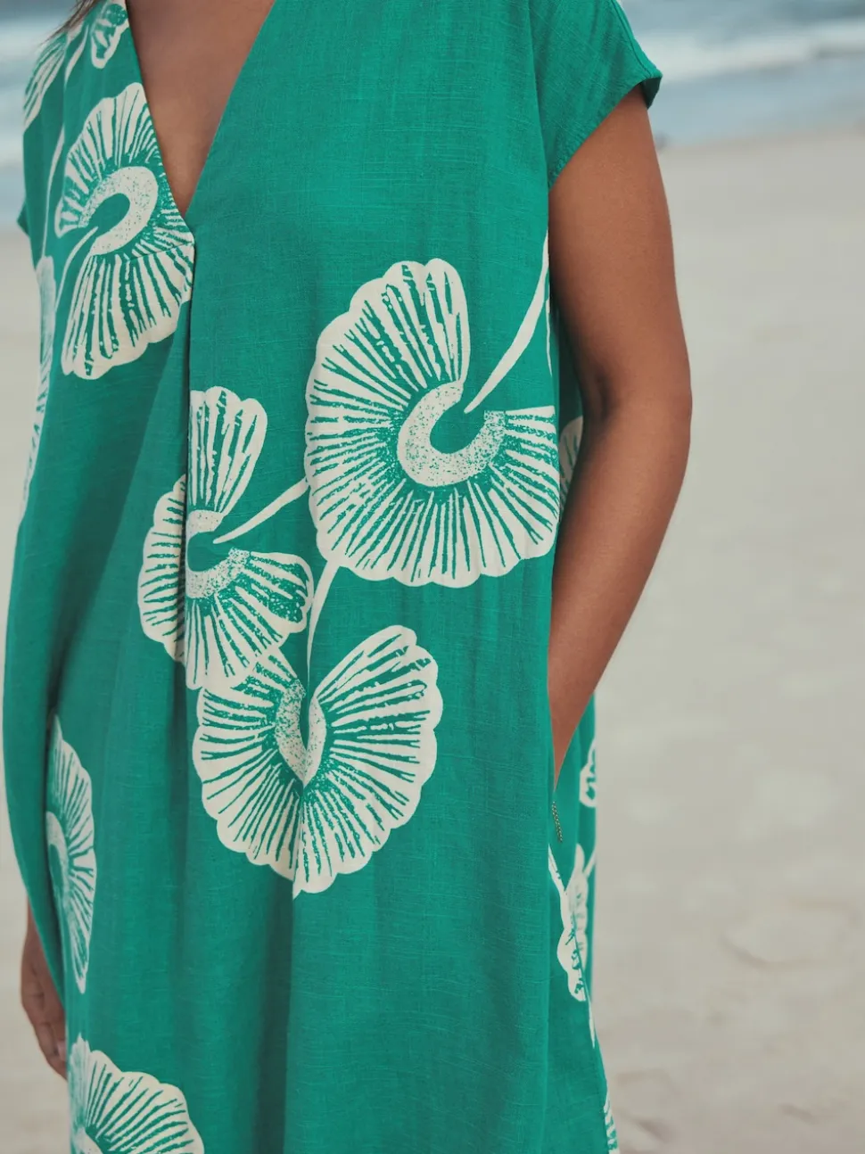 Groen bloemmotief - Mini Short Sleeve V-Neck Kaftan Dress with Linen
