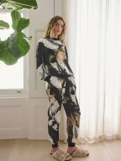 Groen met bladerprint - Behaaglijke pyjama met lange mouwen