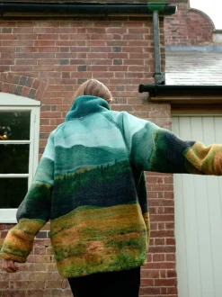 Groene boslandschapscène - Borg fleece top met print