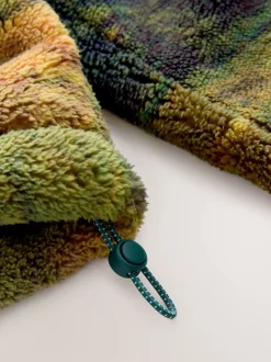 Groene boslandschapscène - Borg fleece top met print