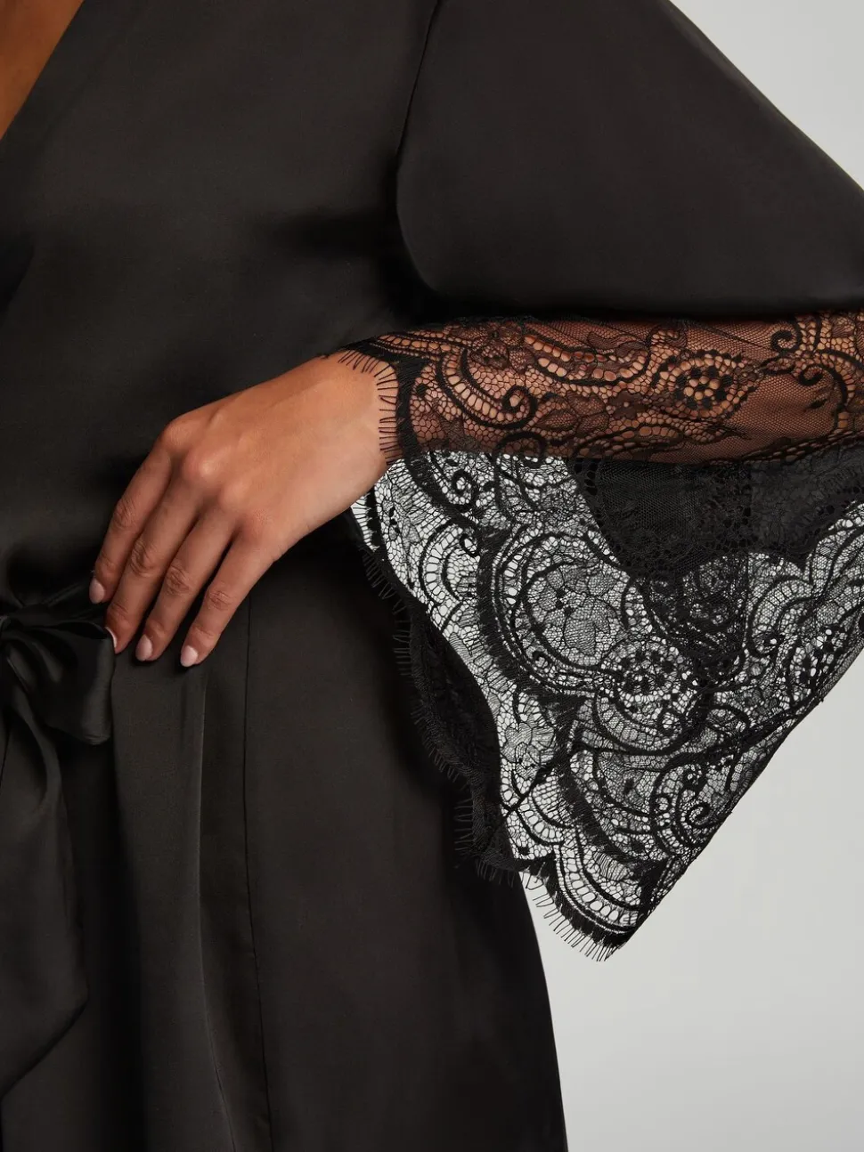 Hunkemöller Satin Kimono Black Robe