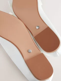 Ivoor - Forever Comfort® bruidsballerina's met strik en puntige neus
