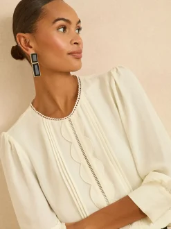 Ivoor - Love & Roses 3/4 Sleeve Scallop Detail Blouse
