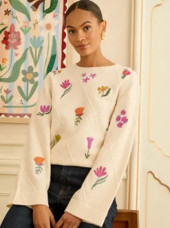 Ivoor - Love & Roses Embroidered Detail Knitted Jumper