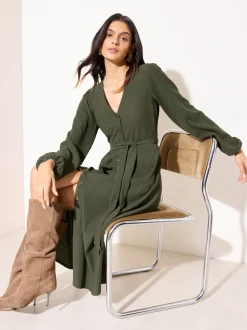 Kakigroen - Friends Like These - Getextureerde midi-jurk met lange mouwen, strikceintuur en knoopsluiting