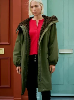 Kakigroen - Parka met imitatiebontvoering met dierenprint
