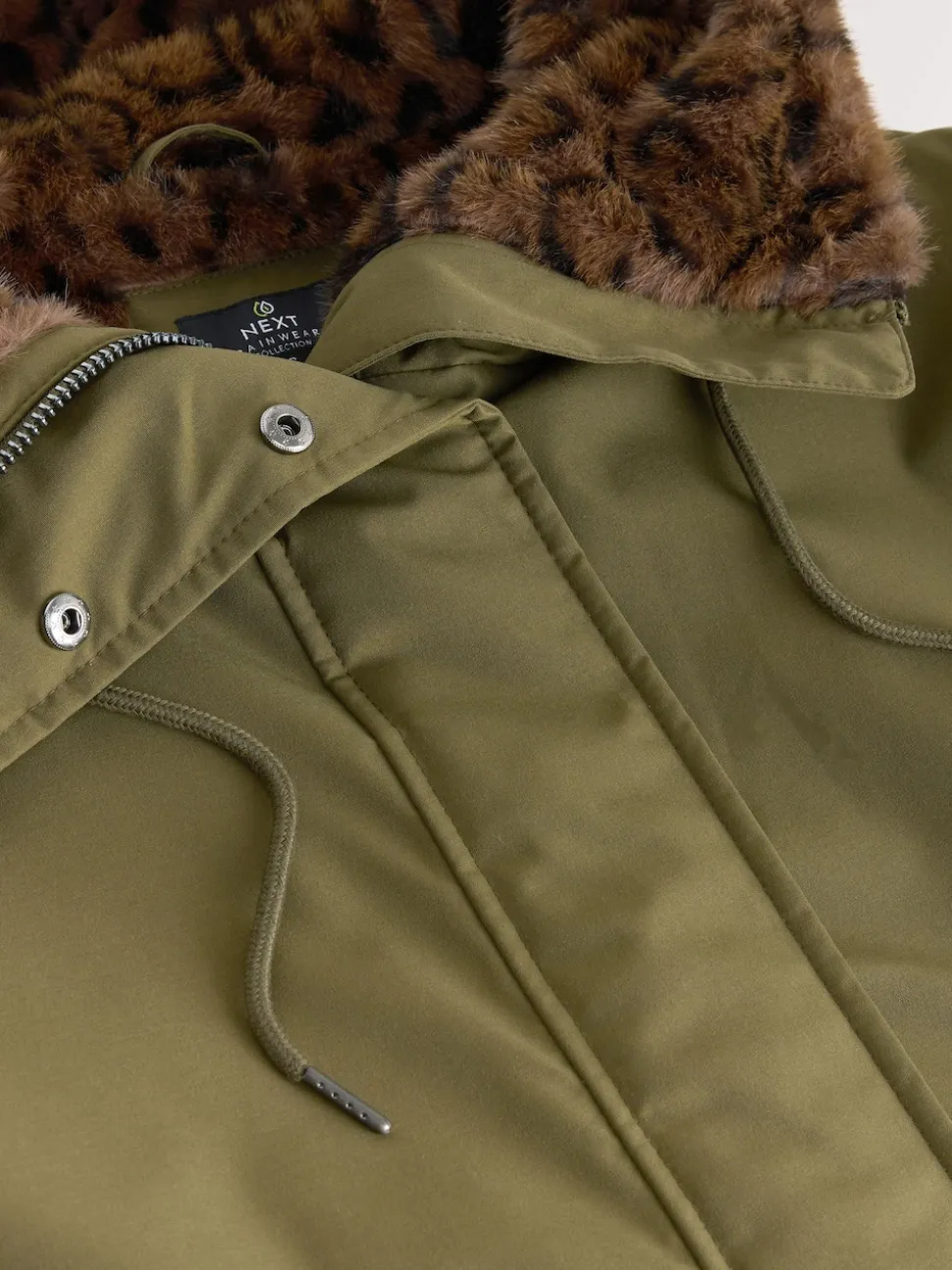 Kakigroen - Parka met imitatiebontvoering met dierenprint