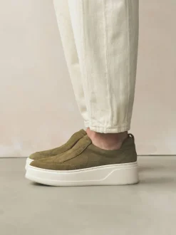 Kakigroen - Signature leren sneakers met dikke plateauzolen en sleehak