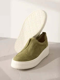 Kakigroen - Signature leren sneakers met dikke plateauzolen en sleehak