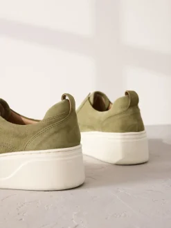 Kakigroen - Signature leren sneakers met dikke plateauzolen en sleehak