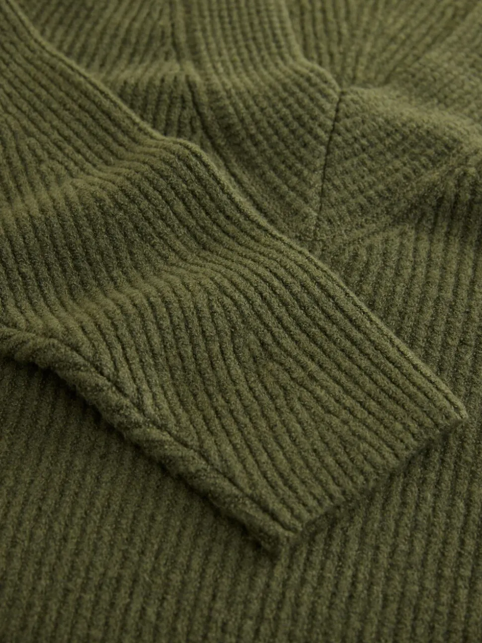 Kakigroen - Super Soft V-Neck Midi Dress With Wool