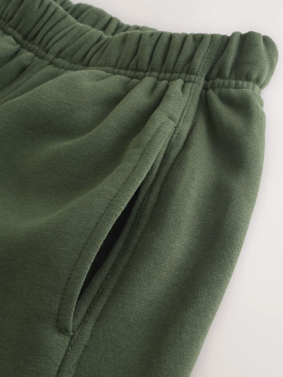 Kakigroen - Superzachte Peached Essentials Cocoon joggingbroeken met barrel pijpen