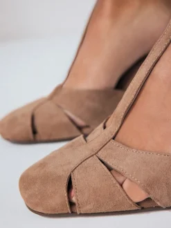 Kameelkleurig suède - Leren schoenen met uitsnijding, T-bandje en blokhakken met ronde neus