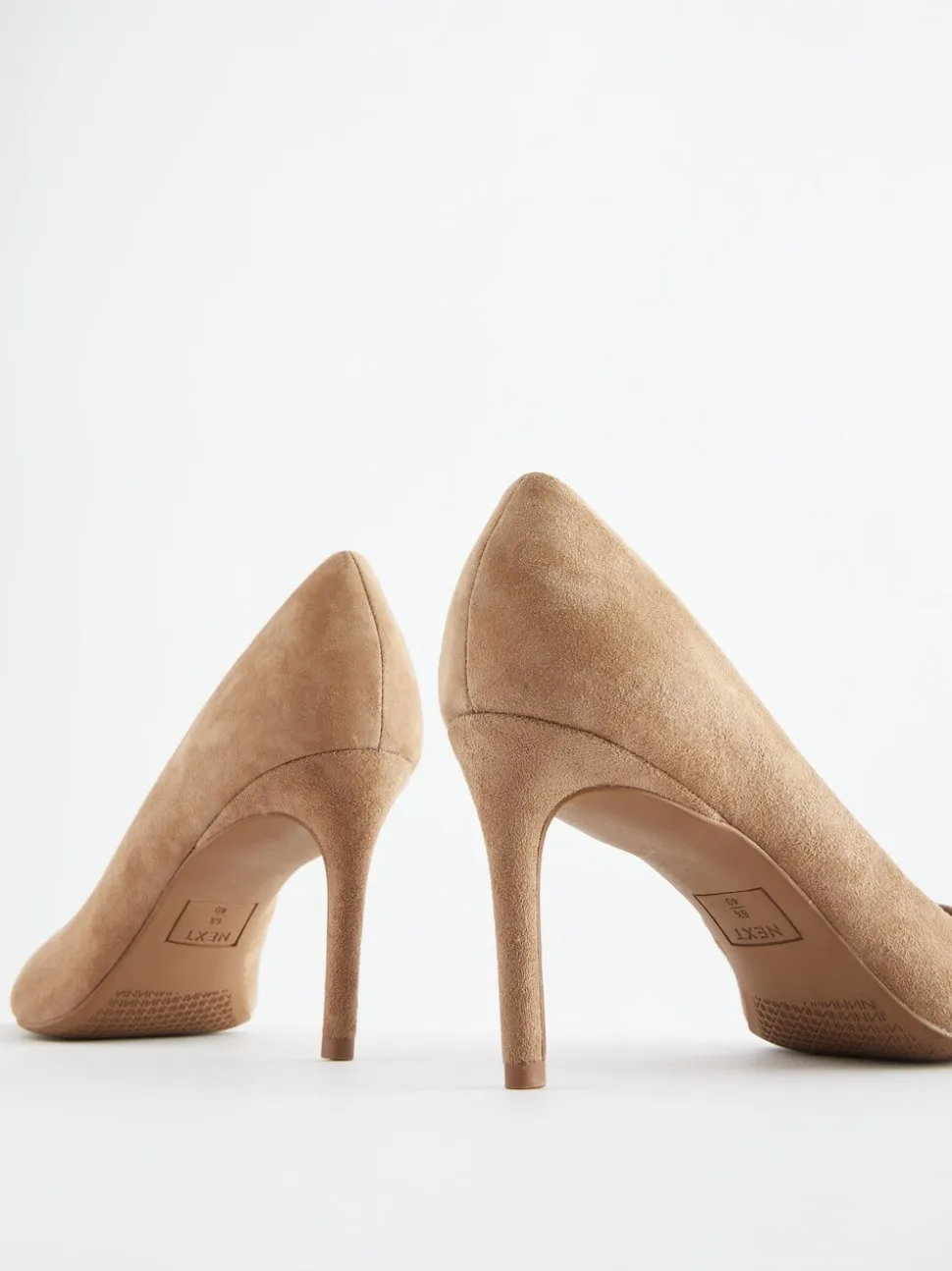 Kameelkleurig suède - Leren mid-court pumps