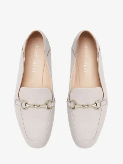 Kiezelkleurig crème - Mint Velvet Camille loafers van leer