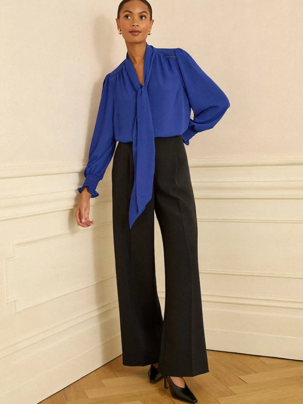 Kobaltblauw - Love & Roses blouse met lange mouwen en striksluiting