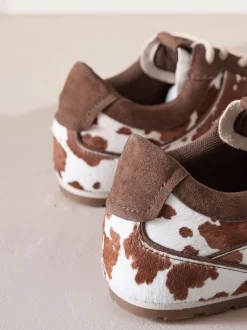 Koeienprint - Slim Premium Leren Trainers met Vetersluiting