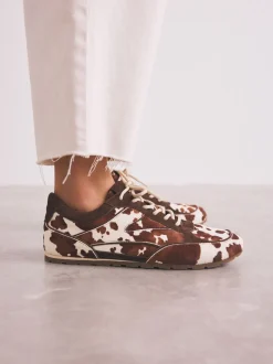 Koeienprint - Slim Premium Leren Trainers met Vetersluiting