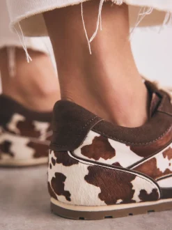 Koeienprint - Slim Premium Leren Trainers met Vetersluiting