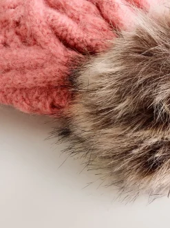 Koraalroze - Cable Knitted Pom Hat