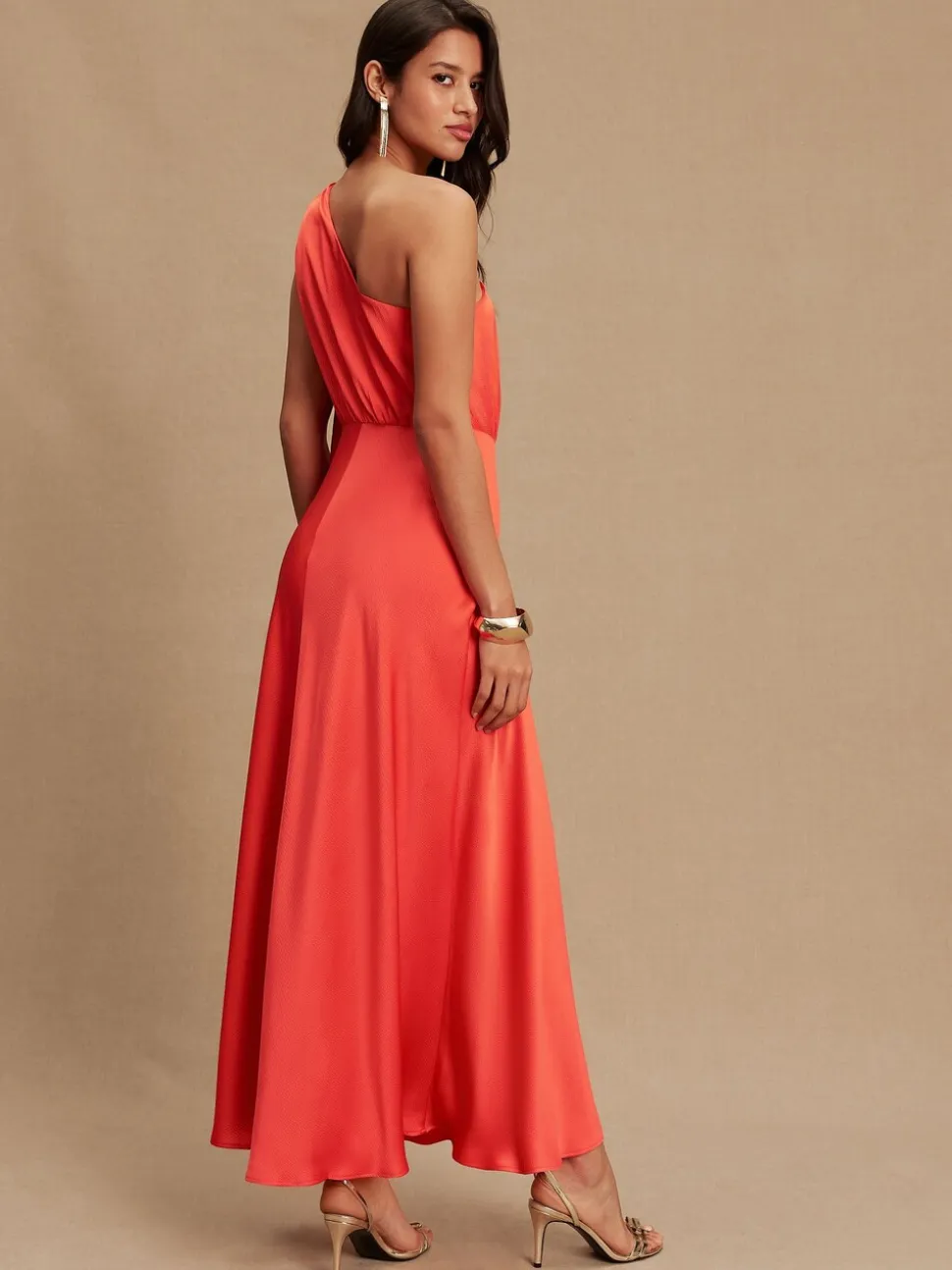 Koraalroze - Textured Satin Scarf Neck Midi Dress
