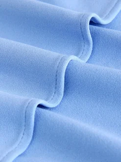 Korenbloemblauw - Lange jurk met cape