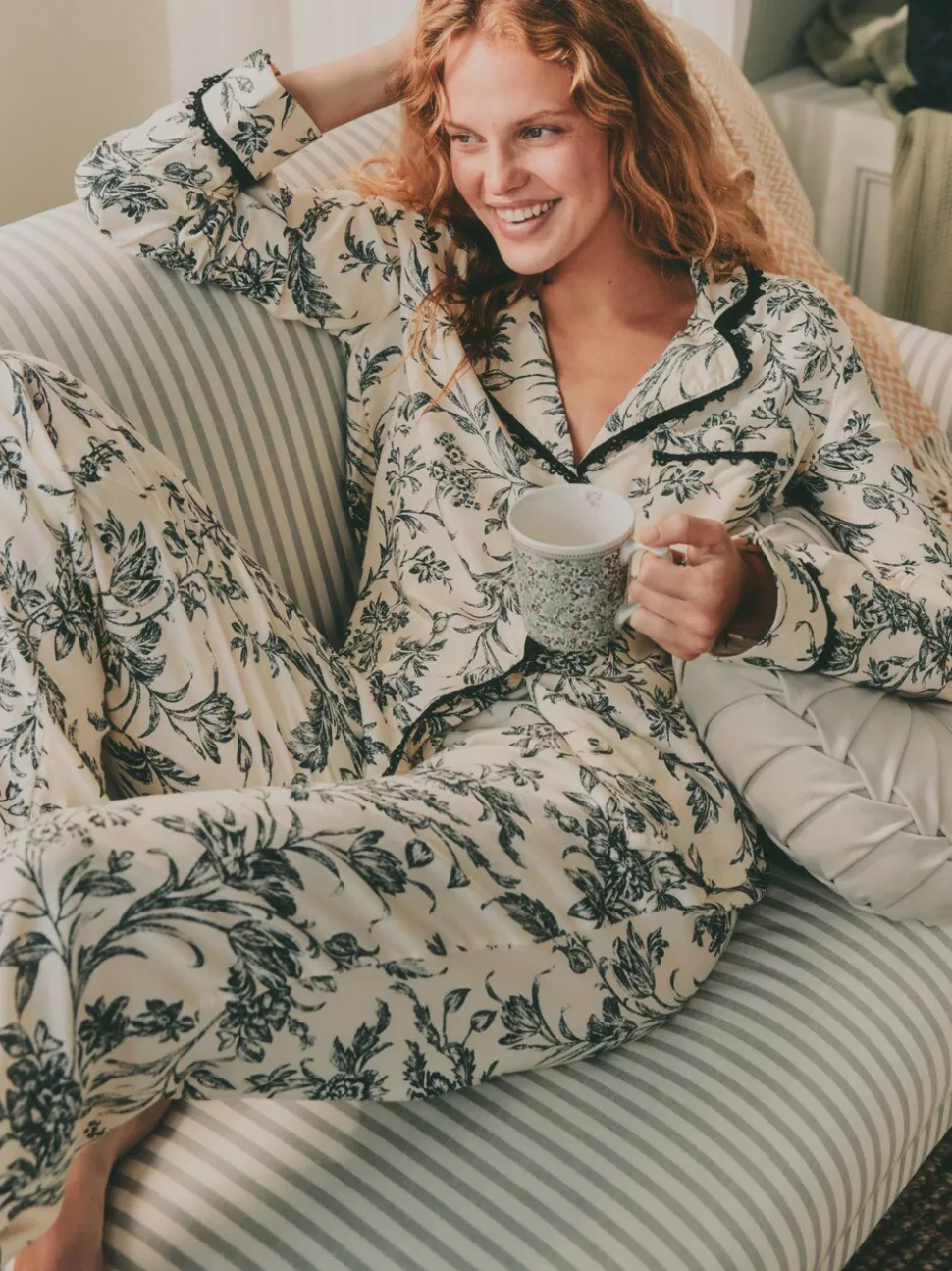 Laura Ashley viscose pyjama met knopen