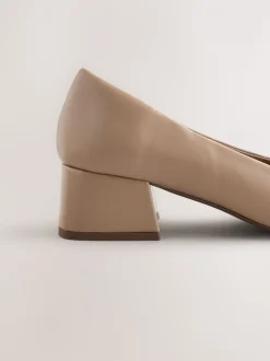 Licht beige - Forever Comfort® Toe Cap Low Block Court Heels