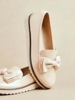 Licht beige - Linzi Cathy loafers met plateauzool en grote strik