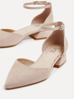Licht beige - Linzi Dolly pumps met lage blokhak en wijde pasvorm