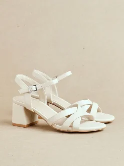 Licht beige - Linzi Flair sandalen met hak en kruisbandjes aan de voorkant