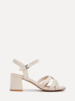 Licht beige - Linzi Flair sandalen met hak en kruisbandjes aan de voorkant