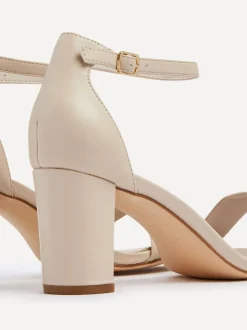 Licht beige - Linzi Franki met blokhak en open neus