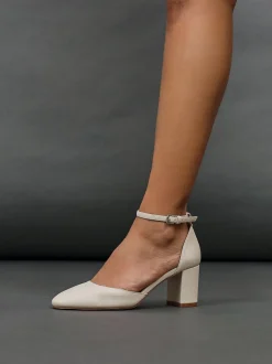 Licht beige - Linzi Leona pumps met blokhak en dichte hiel