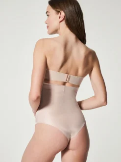 Licht beige - SPANX SPANXshape™ Suit Your Fancy string met hoge taille