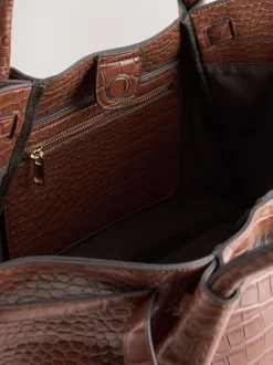 Lichtbruin - Belted Croc Shoulder Bag
