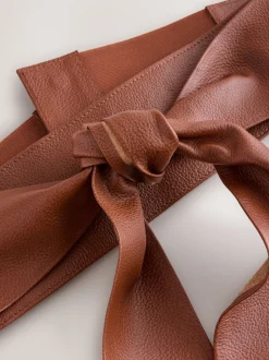 Lichtbruin - Brede leren riem met knoopdetail