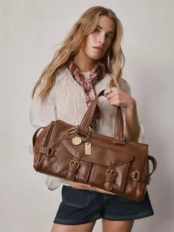 Lichtbruin - Charm Buckle Hand Held Bag