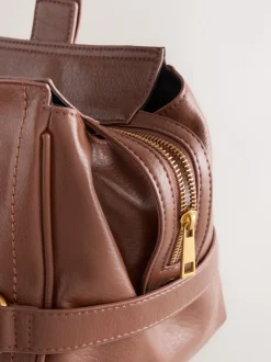 Lichtbruin - Charm Buckle Hand Held Bag