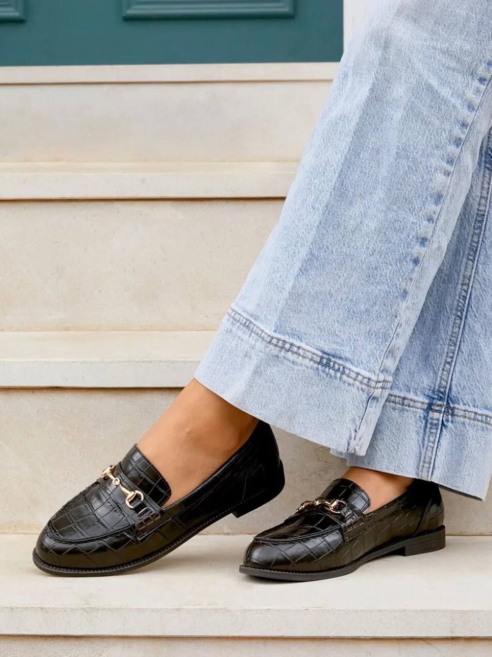 Lichtbruin - Linzi Maison Croc Effect Loafers With Buckle Detail