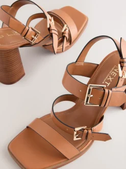 Lichtbruin - Sandalen met blokhak, bandjes en gesp