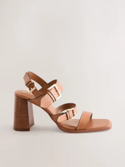 Lichtbruin - Sandalen met blokhak, bandjes en gesp