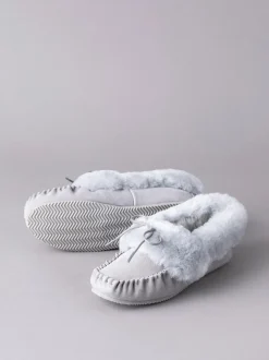 Lichtgrijs - Lakeland leren mocassins met schapenvacht voor dames