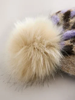 Lila met dierenprint - Gebreide muts met pompon