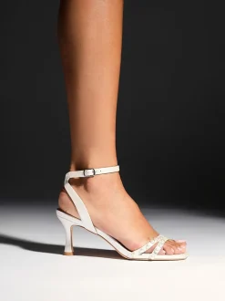 Linzi Bridal Adelaide blokhakken met parelversiering