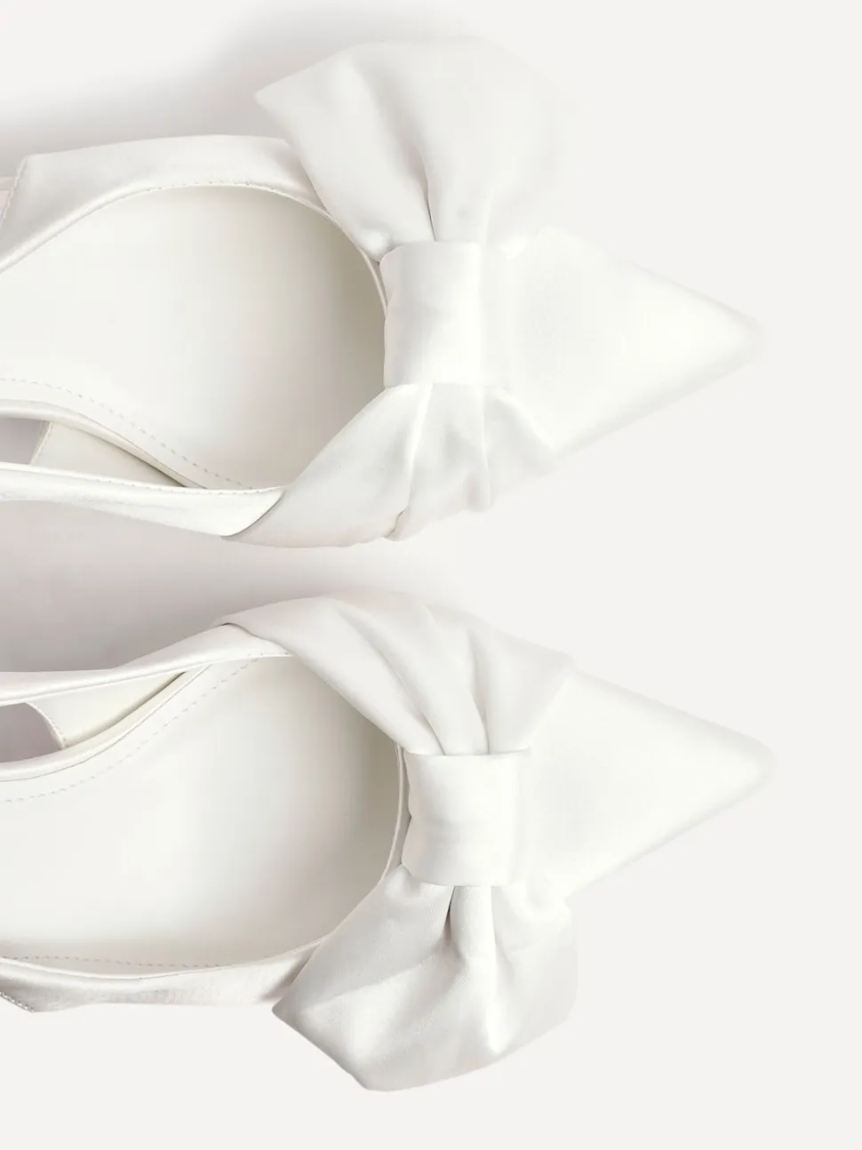Linzi Bridal Always Courts With Bow Detail