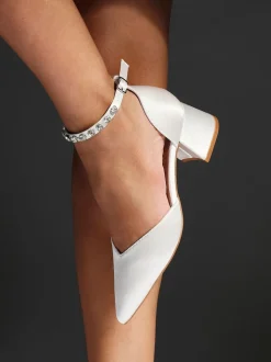 Linzi Bridal Jordanna pumps met lage blokhak en versierd enkelbandje