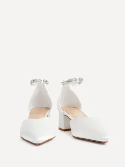 Linzi Bridal Jordanna pumps met lage blokhak en versierd enkelbandje