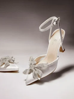 Linzi Bruidskleding Angela Satijn Diamante Strik detail pumps
