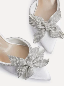 Linzi Bruidskleding Angela Satijn Diamante Strik detail pumps
